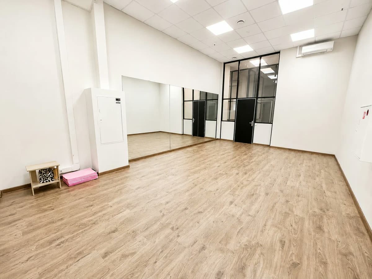 Светлый зал 40 м²